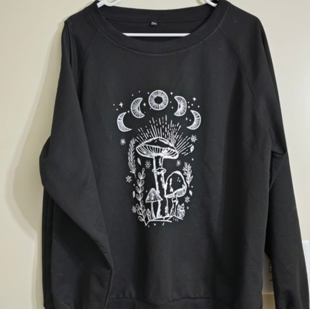 Women's Plus Black moon mushroom sweatshirt pullover